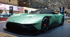 ����� ������ Aston Martin Vulcan ����� ��� ������� 800 �. �